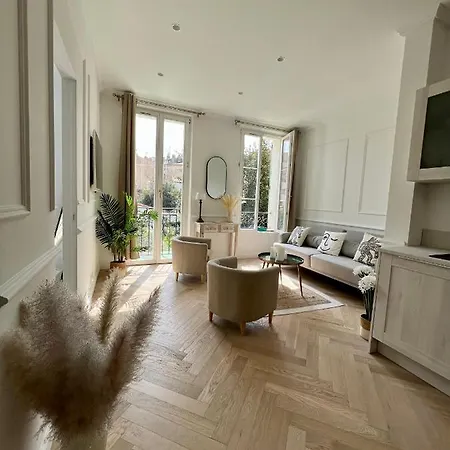 Apartment Amazing New In The Heart Of The Old Town Of *