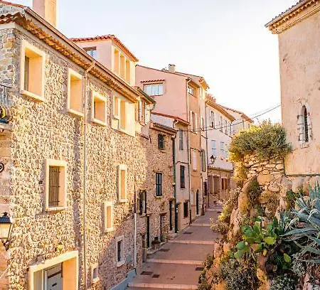 Apartment Amazing New In The Heart Of The Old Town Of